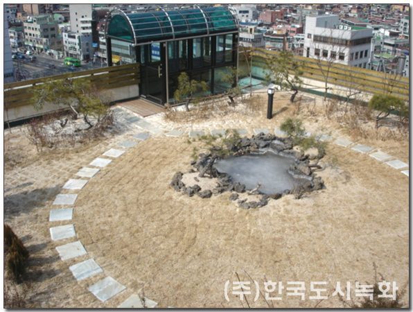 범평헌빌딩 옥상 휴게정원 전경 (서울 관악구)