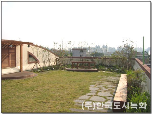 수원 근로복지공단 어린이집 옥상정원 식재 공간 (경기 수원시)