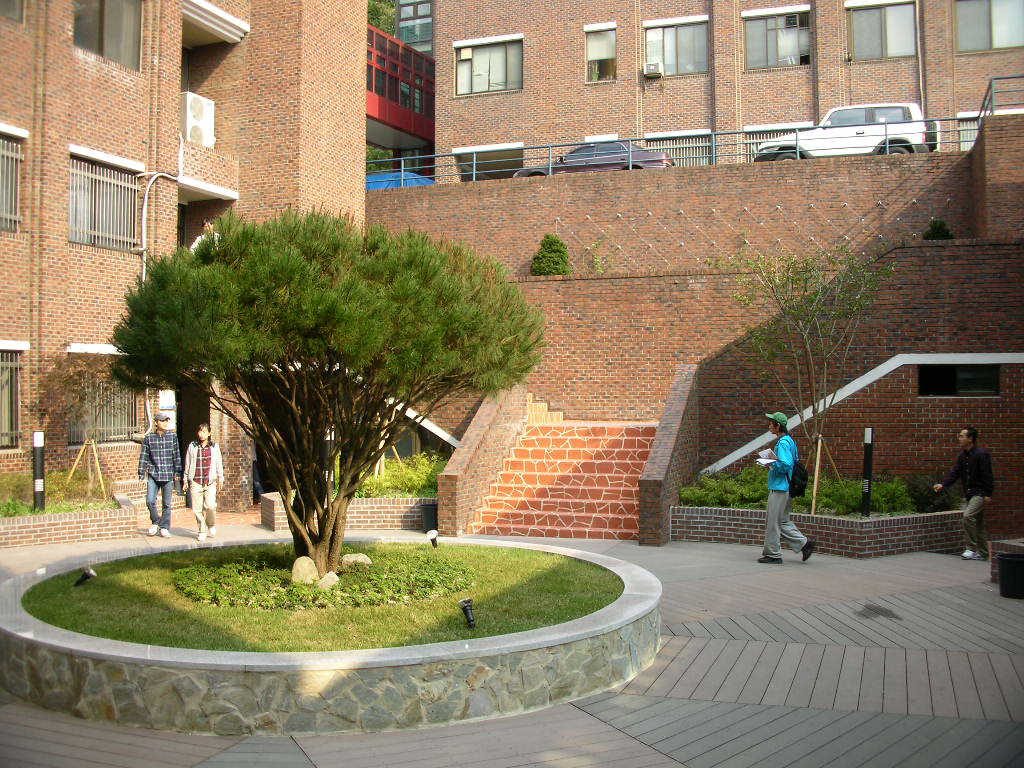 우송대학교 인공지반녹화와 벽면녹화 상세 (대전 중구)