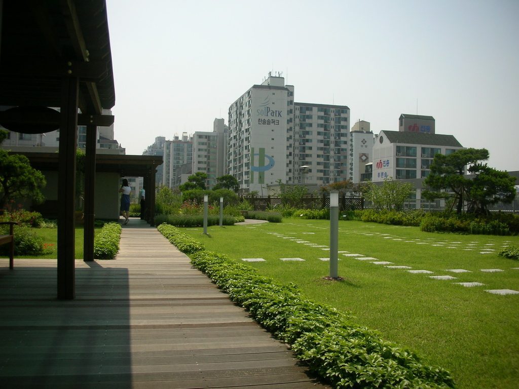 강남구청사 옥상공원 휴게 공간 (서울 강남구)