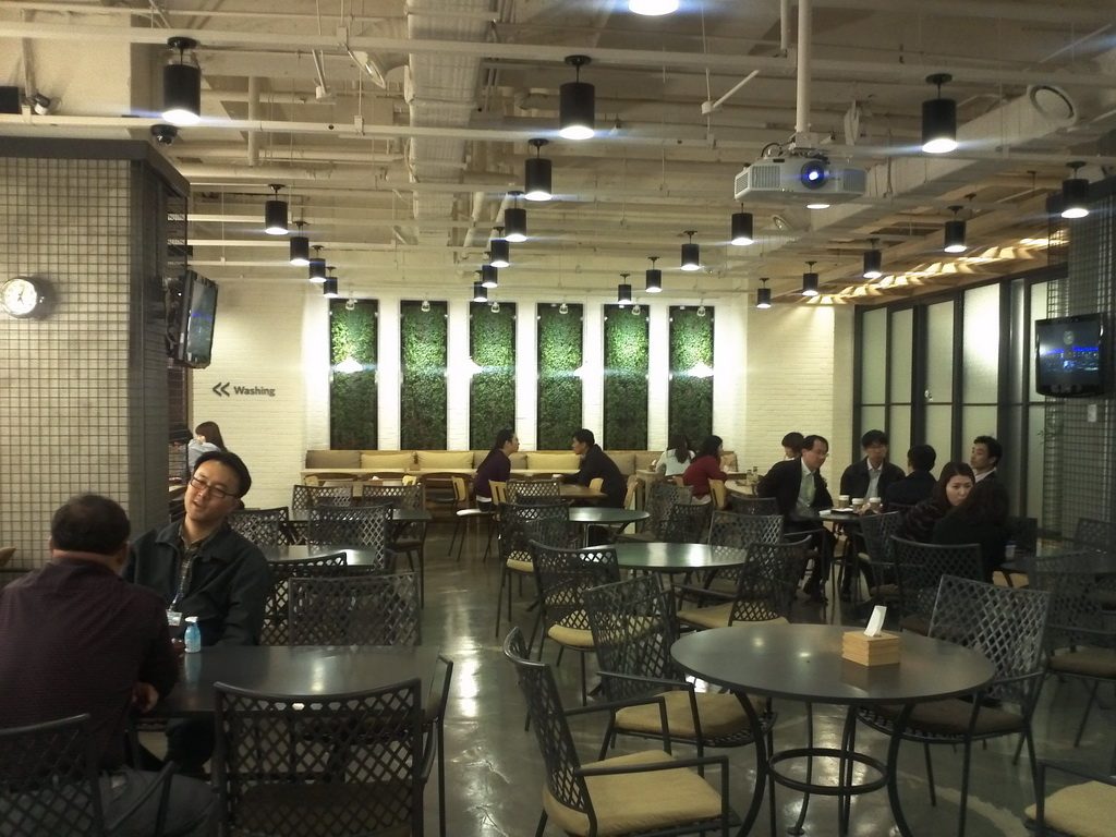 GS홈쇼핑 사옥 실내 식물 벽 (서울 영등포구)