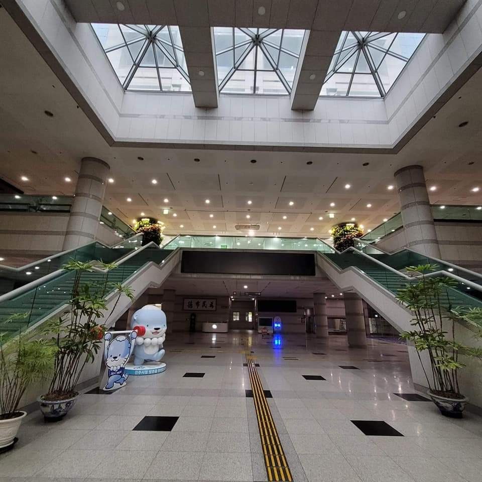 진주시청사 LIVING WALL 전경 (경남 진주시)